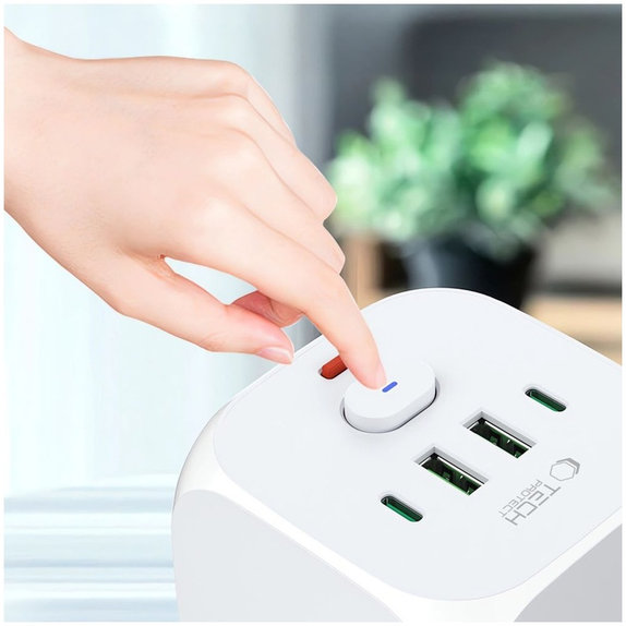 Netzladegerät PCL3X4 Power Socket 2 USB & 2 USB-C & 3 Socket, weiß, Tech-Protect