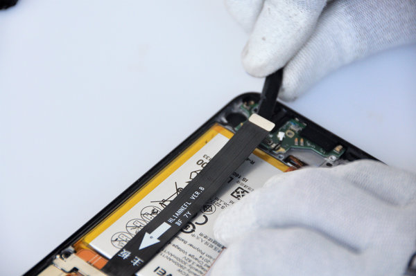 Trennen Sie das Überbrückungskabel und die RF-Kabel