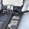 Entfernen Sie die Anschlüsse der LCD-Anzeigeeinheit, die Flexkabel der Frontkamera und den Hörer #5