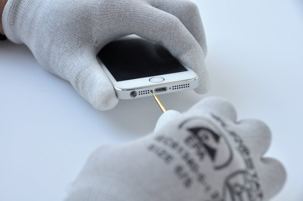 Demontage der Pentalobe-Schrauben