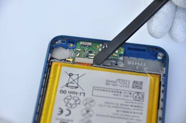 Disassembling the chargin module