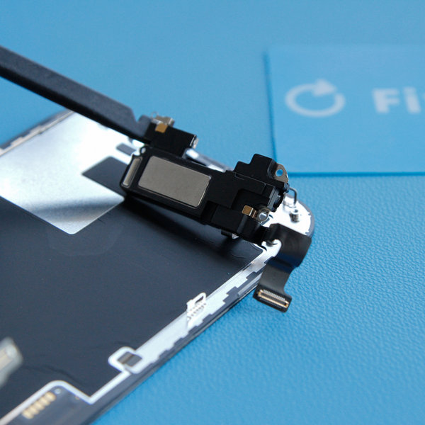 Klappe die Lautsprecher-Einheit um