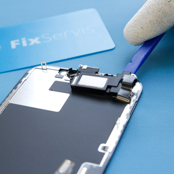 Klappe die Lautsprecher-Einheit um