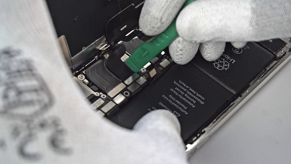 Trennen Sie den Anschluss des OLED-Panels