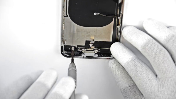 Abziehen des Ladesteckers 1