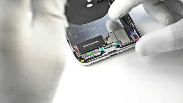 Abnehmen der Lautsprecherabdeckplatte 1